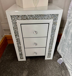diamond crush Bedside Chest in White with border trim stock due 30/3/24