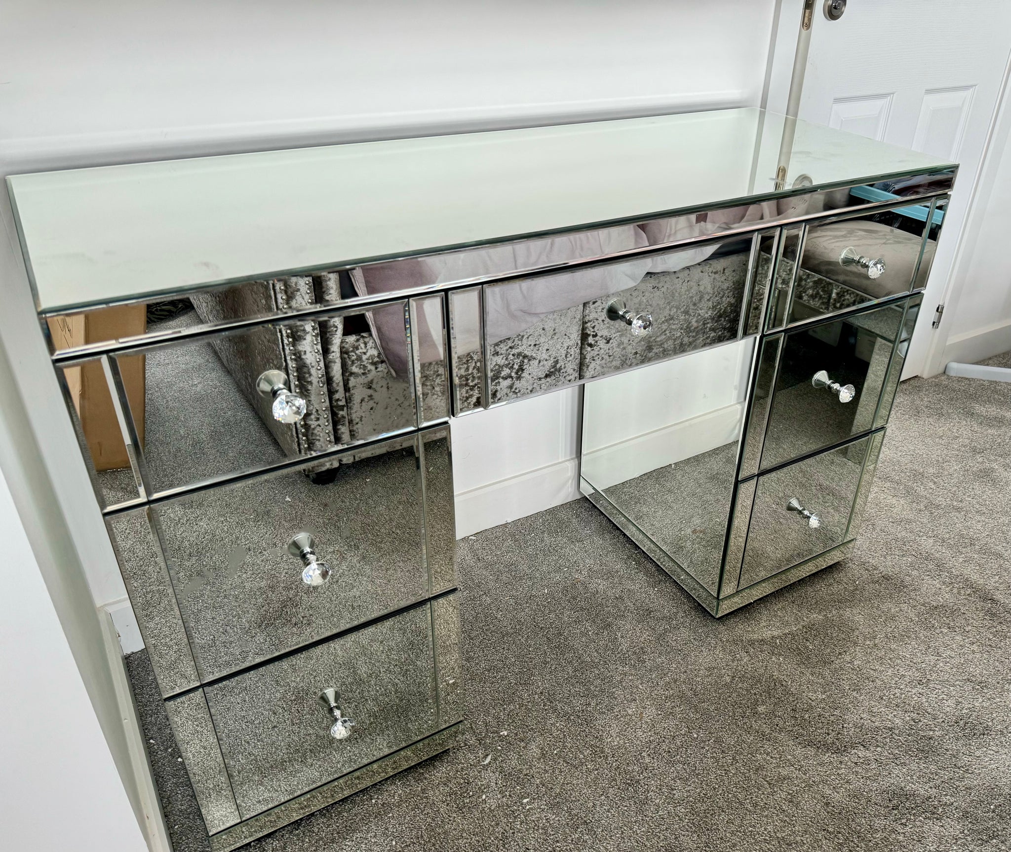 7 drawer classic mirrored dressing table 7-Drawer Mirrored Vanity Dressing Makeup Table with Sparkling Diamond - On Sale - Bed Bath & Beyond