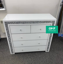 Load image into Gallery viewer, Monica Diamond crush 5 Draw Chest in White with border trim
